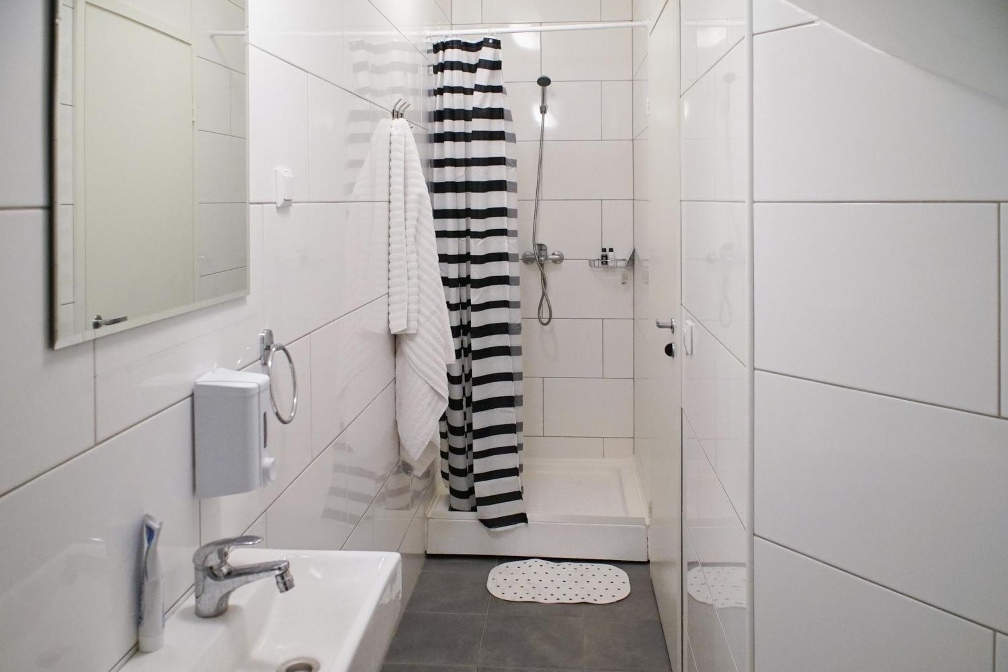 Oldtown Lux Hostel Tallinn Extérieur photo
