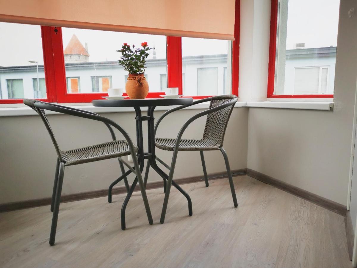Oldtown Lux Hostel Tallinn Extérieur photo